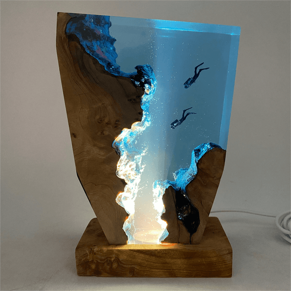 Diver frozen in light, Night Light, Scuba Diving Deep Sea Exploration（ Best Gift 🎁 ）